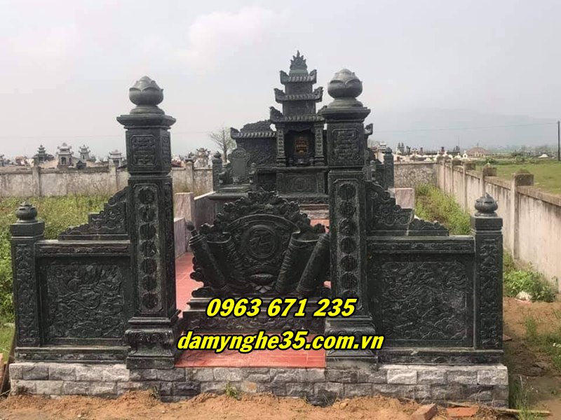 khu lăng mộ đá xanh tại Tuyên Quang